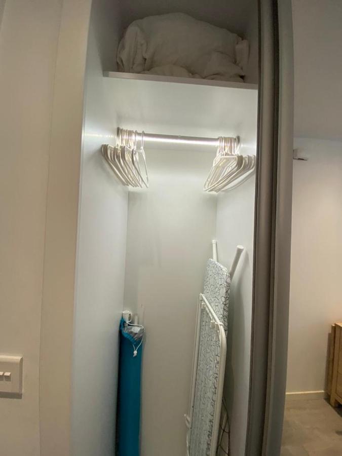 Cp High Floor Luxury Studio ยิบรอลตาร์ ภายนอก รูปภาพ